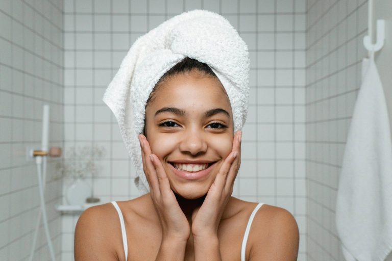 5 Reasons Salicylic Acid is the Ultimate Acne Solution